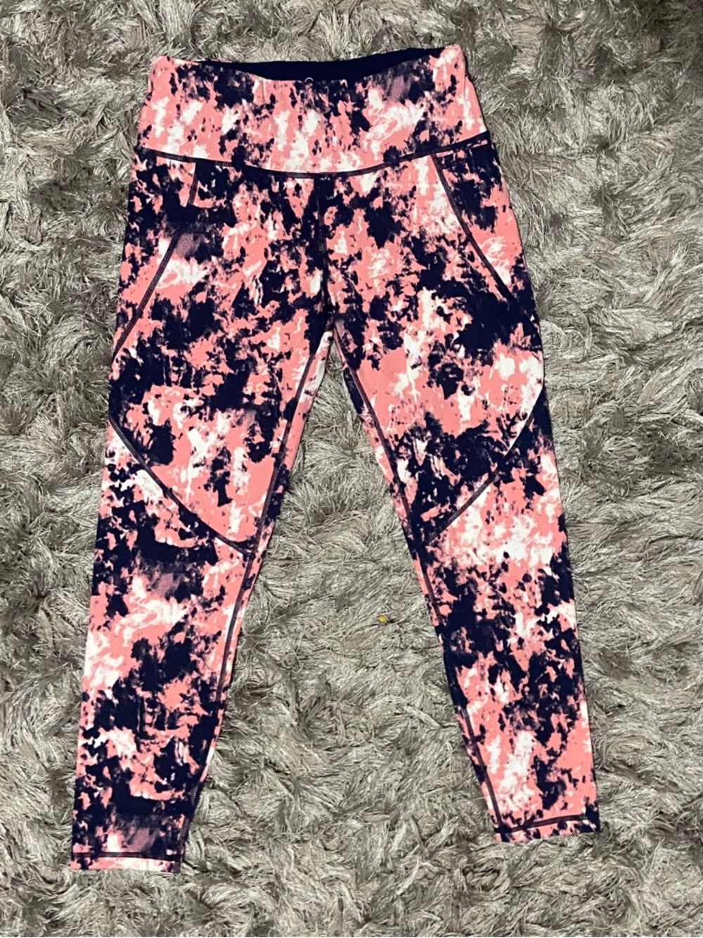 Sweaty Betty  Women Pink and Navy Abstract Print cropped Leggings